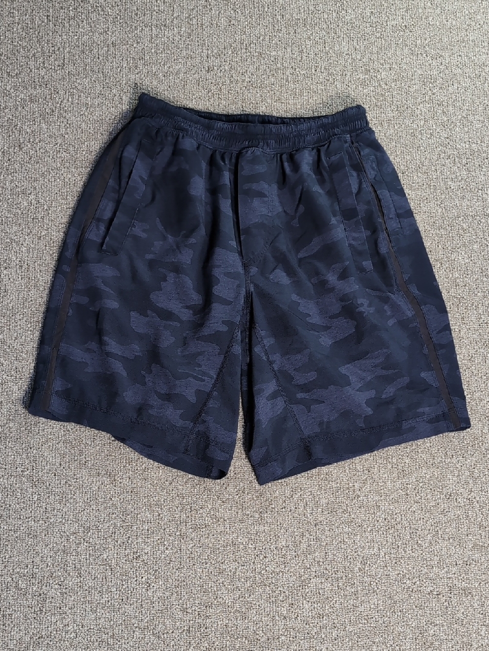 Lululemon Camo Pace Breaker Lined Short Medium X 9" Deep Coal Multi / Indigo